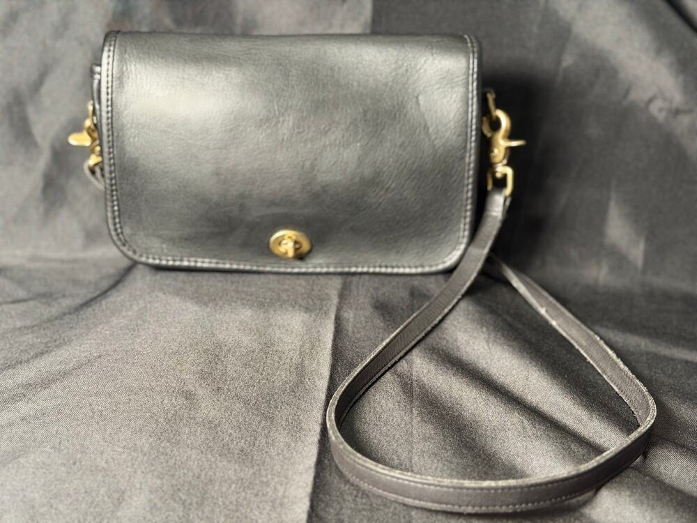 Rare Vintage Coach Black Glove-Tanned Leather Pocket Purse 9755 Pre-1994 USAMade